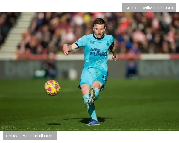 沃尔夫斯堡后卫塞尔特膝关节损伤 长期缺阵影响后防线轮换选择